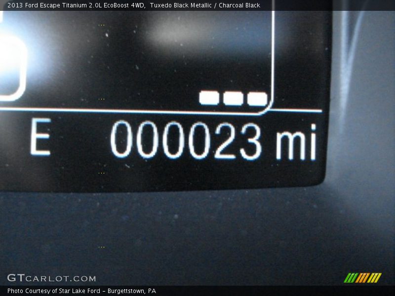 Tuxedo Black Metallic / Charcoal Black 2013 Ford Escape Titanium 2.0L EcoBoost 4WD