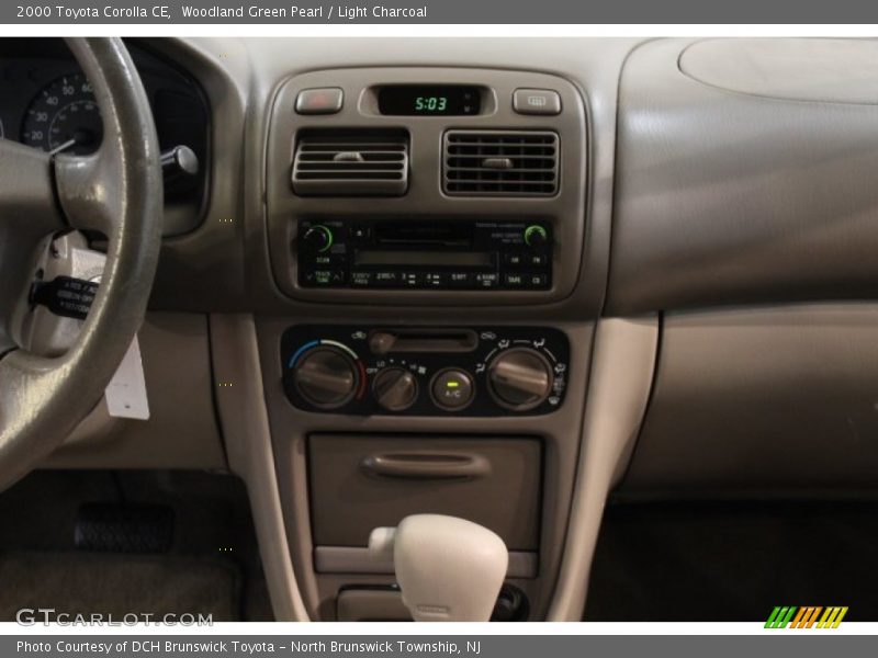 Woodland Green Pearl / Light Charcoal 2000 Toyota Corolla CE