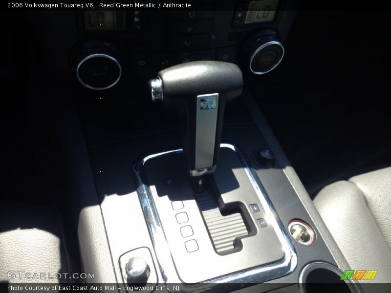 Reed Green Metallic / Anthracite 2006 Volkswagen Touareg V6
