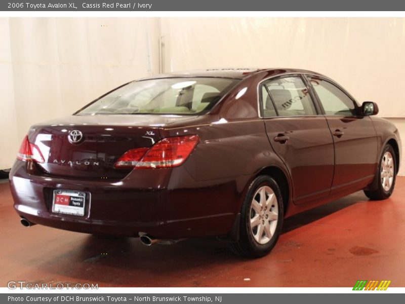 Cassis Red Pearl / Ivory 2006 Toyota Avalon XL