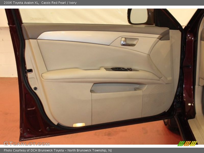 Cassis Red Pearl / Ivory 2006 Toyota Avalon XL