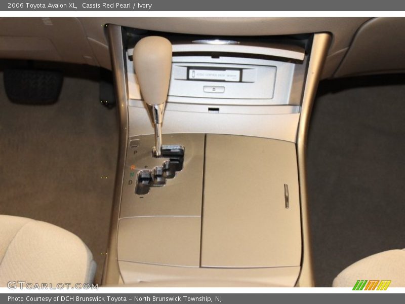 Cassis Red Pearl / Ivory 2006 Toyota Avalon XL