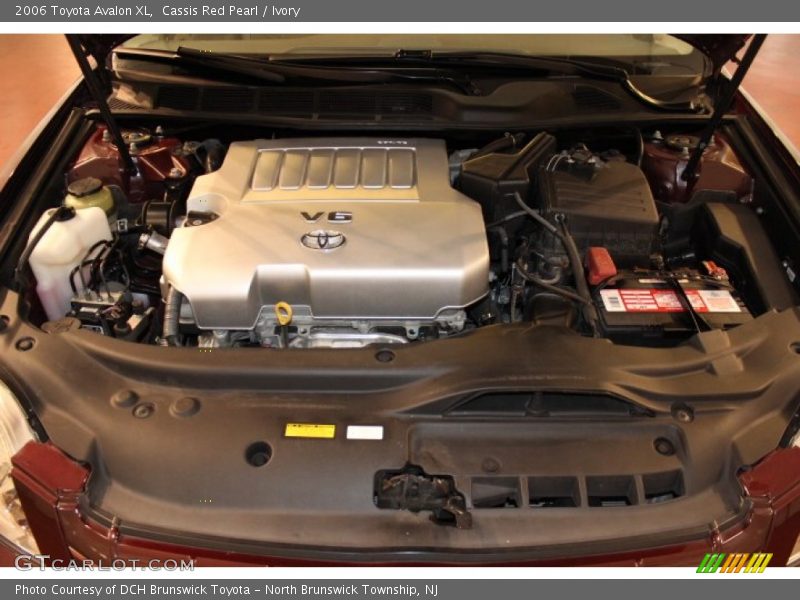 Cassis Red Pearl / Ivory 2006 Toyota Avalon XL