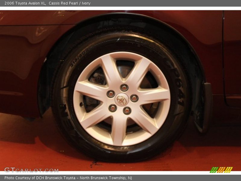Cassis Red Pearl / Ivory 2006 Toyota Avalon XL