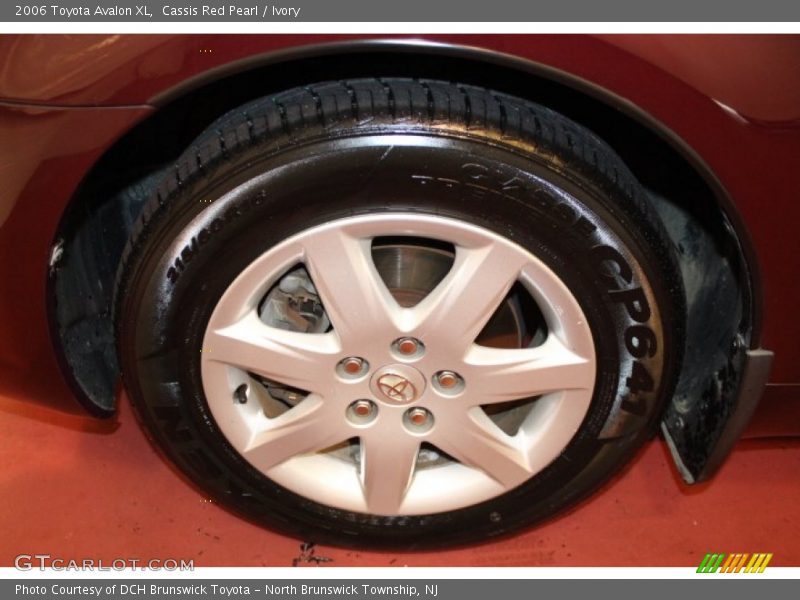 Cassis Red Pearl / Ivory 2006 Toyota Avalon XL