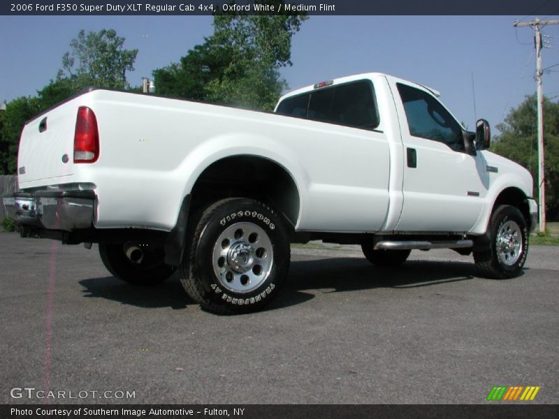 Oxford White / Medium Flint 2006 Ford F350 Super Duty XLT Regular Cab 4x4