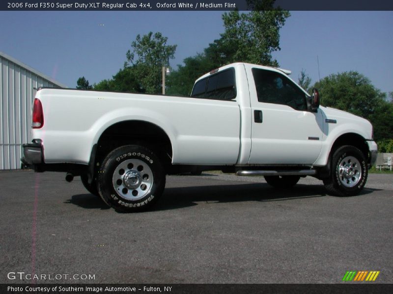 Oxford White / Medium Flint 2006 Ford F350 Super Duty XLT Regular Cab 4x4