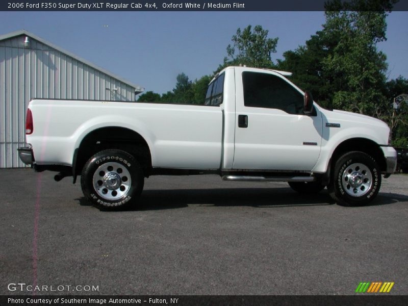 Oxford White / Medium Flint 2006 Ford F350 Super Duty XLT Regular Cab 4x4