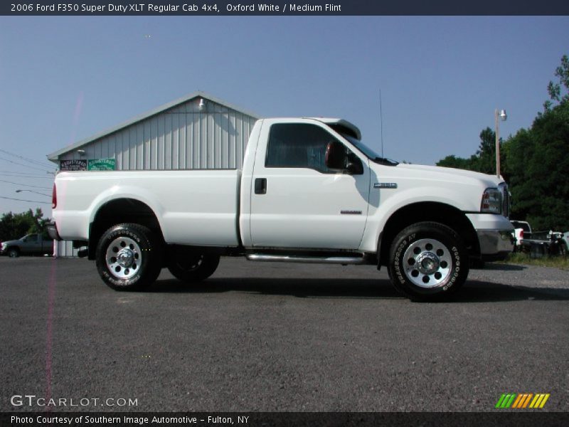 Oxford White / Medium Flint 2006 Ford F350 Super Duty XLT Regular Cab 4x4