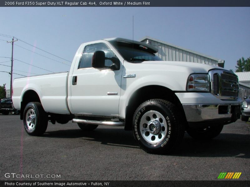 Oxford White / Medium Flint 2006 Ford F350 Super Duty XLT Regular Cab 4x4