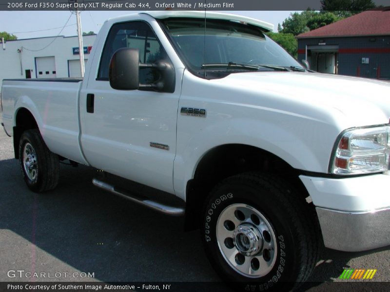 Oxford White / Medium Flint 2006 Ford F350 Super Duty XLT Regular Cab 4x4