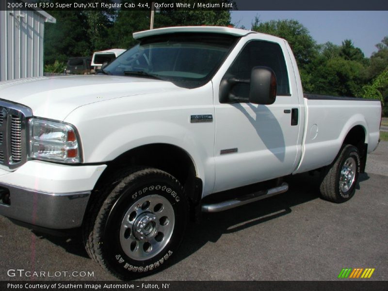 Oxford White / Medium Flint 2006 Ford F350 Super Duty XLT Regular Cab 4x4