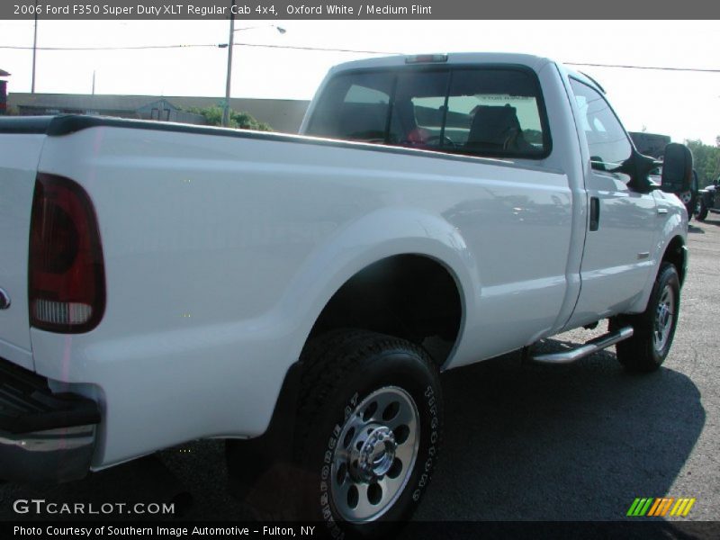 Oxford White / Medium Flint 2006 Ford F350 Super Duty XLT Regular Cab 4x4