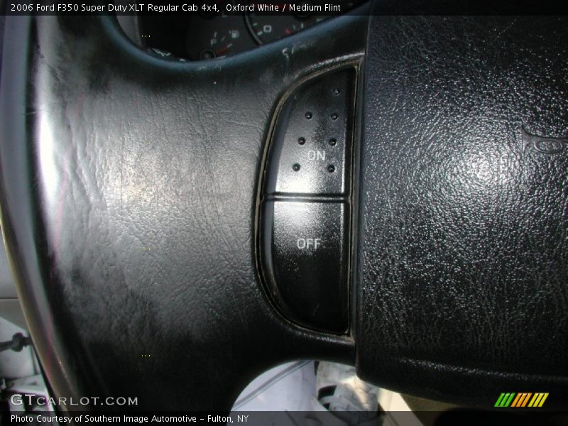 Oxford White / Medium Flint 2006 Ford F350 Super Duty XLT Regular Cab 4x4