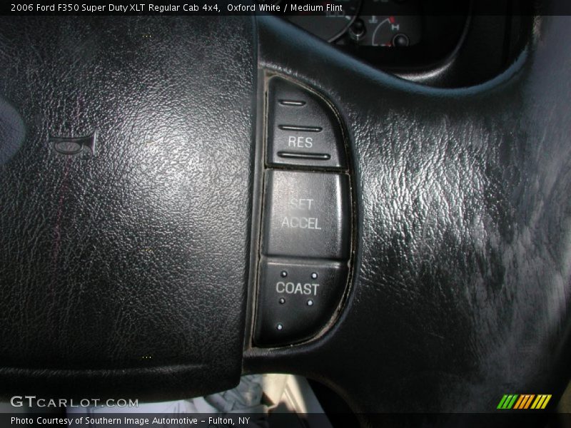 Oxford White / Medium Flint 2006 Ford F350 Super Duty XLT Regular Cab 4x4