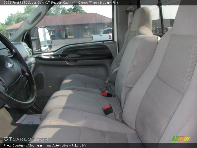 Oxford White / Medium Flint 2006 Ford F350 Super Duty XLT Regular Cab 4x4