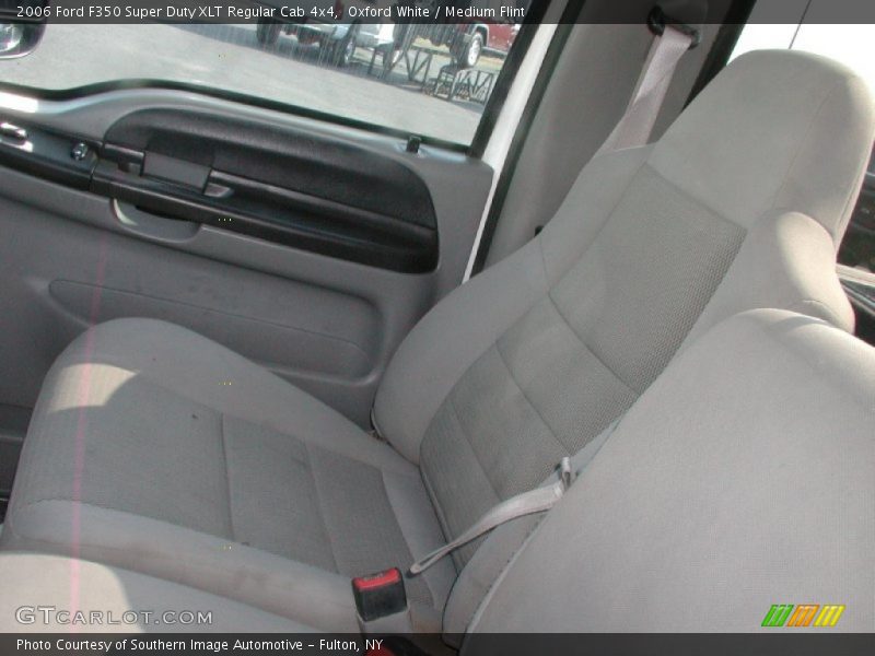 Oxford White / Medium Flint 2006 Ford F350 Super Duty XLT Regular Cab 4x4