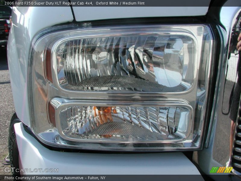 Oxford White / Medium Flint 2006 Ford F350 Super Duty XLT Regular Cab 4x4