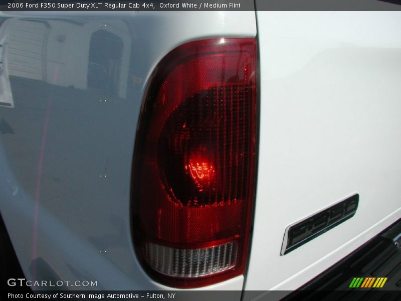 Oxford White / Medium Flint 2006 Ford F350 Super Duty XLT Regular Cab 4x4
