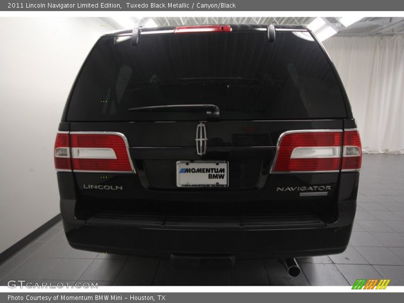 Tuxedo Black Metallic / Canyon/Black 2011 Lincoln Navigator Limited Edition