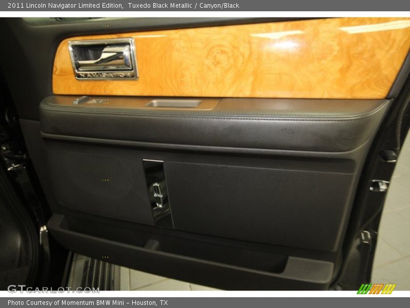 Tuxedo Black Metallic / Canyon/Black 2011 Lincoln Navigator Limited Edition