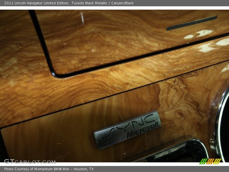 Tuxedo Black Metallic / Canyon/Black 2011 Lincoln Navigator Limited Edition