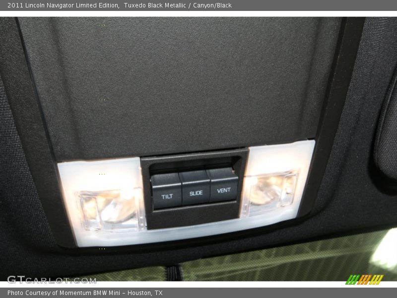 Tuxedo Black Metallic / Canyon/Black 2011 Lincoln Navigator Limited Edition