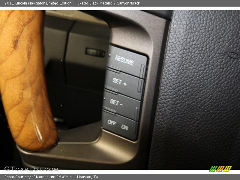Tuxedo Black Metallic / Canyon/Black 2011 Lincoln Navigator Limited Edition