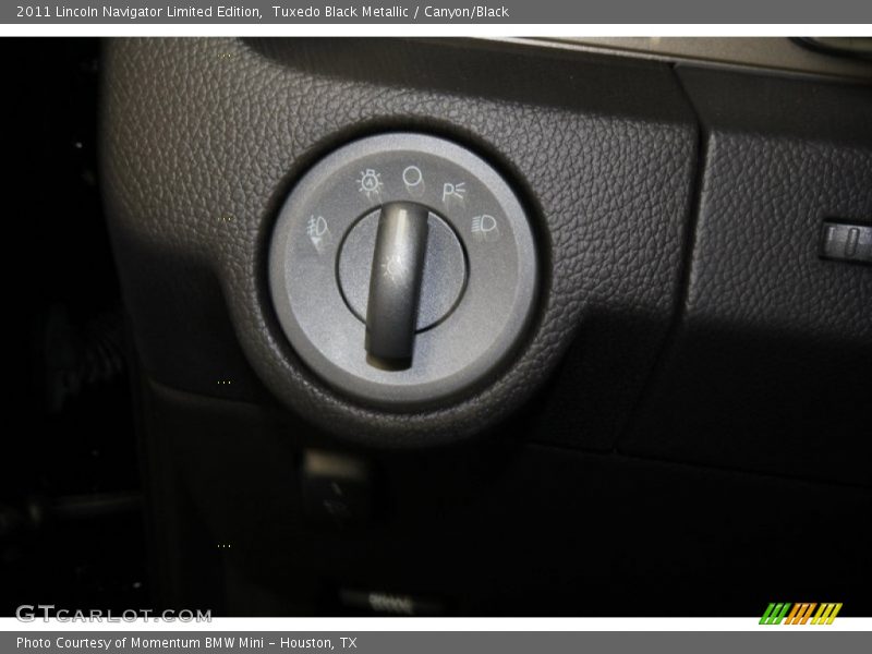 Tuxedo Black Metallic / Canyon/Black 2011 Lincoln Navigator Limited Edition