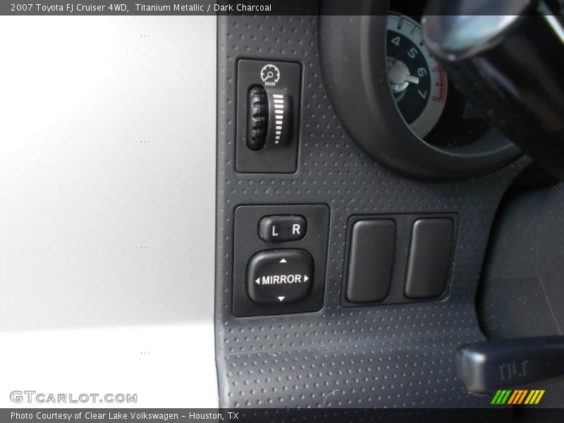 Titanium Metallic / Dark Charcoal 2007 Toyota FJ Cruiser 4WD