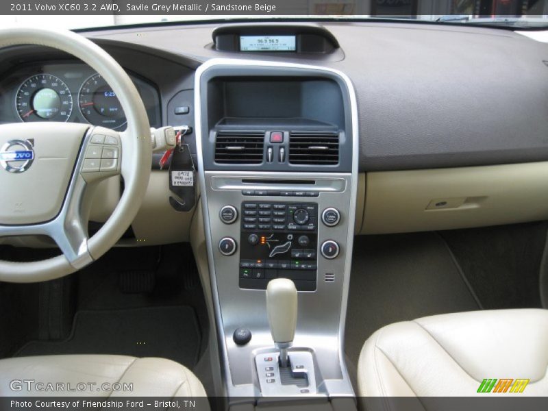 Dashboard of 2011 XC60 3.2 AWD