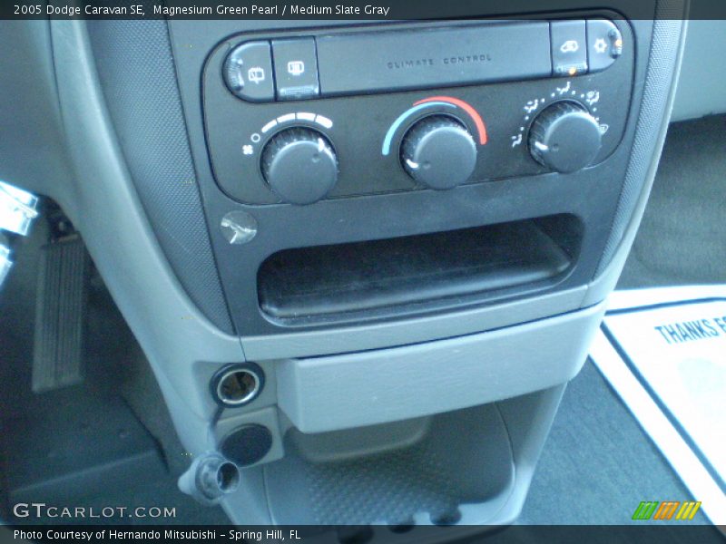 Magnesium Green Pearl / Medium Slate Gray 2005 Dodge Caravan SE