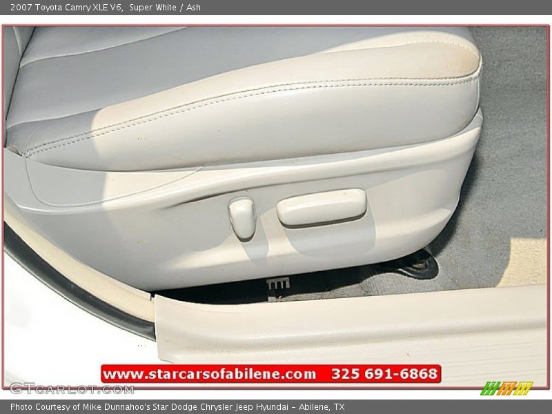 Super White / Ash 2007 Toyota Camry XLE V6