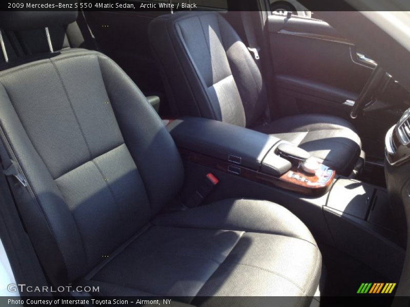 Arctic White / Black 2009 Mercedes-Benz S 550 4Matic Sedan