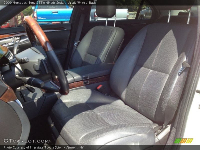 Arctic White / Black 2009 Mercedes-Benz S 550 4Matic Sedan