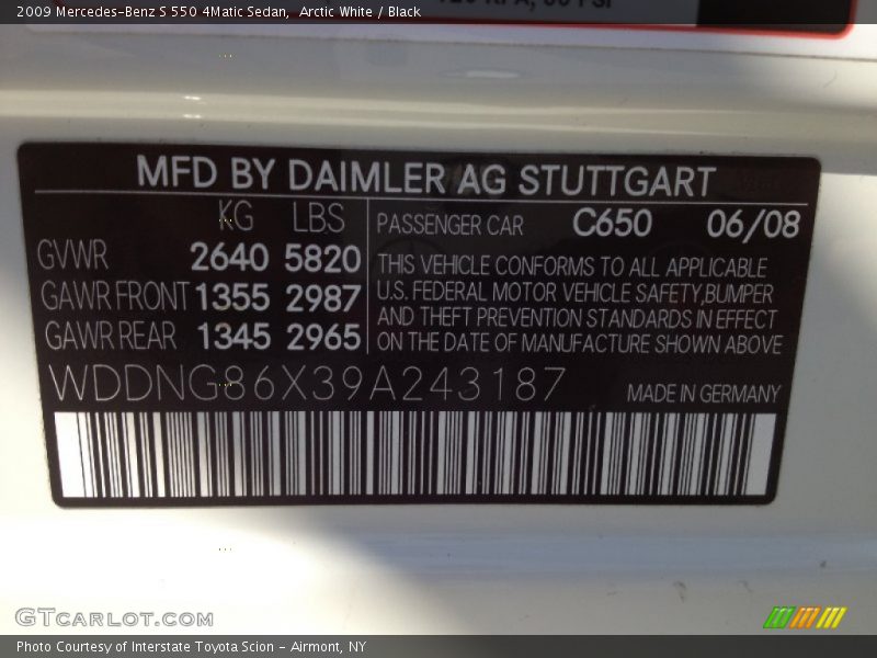 Arctic White / Black 2009 Mercedes-Benz S 550 4Matic Sedan