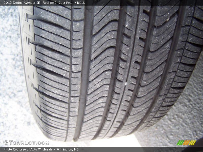 Redline 2-Coat Pearl / Black 2012 Dodge Avenger SE