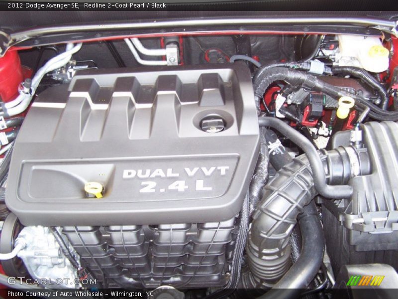 Redline 2-Coat Pearl / Black 2012 Dodge Avenger SE