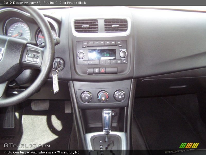Redline 2-Coat Pearl / Black 2012 Dodge Avenger SE