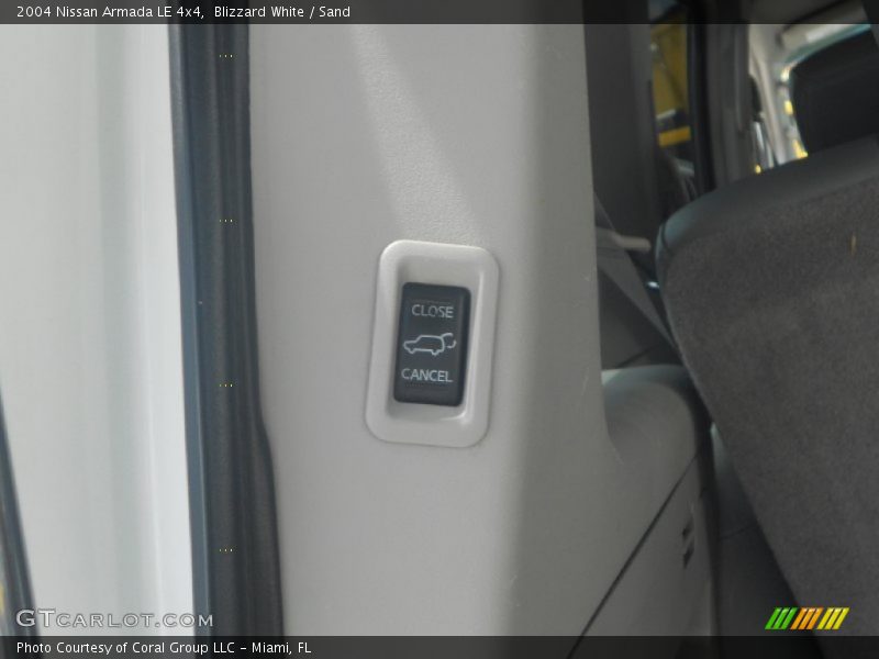 Blizzard White / Sand 2004 Nissan Armada LE 4x4