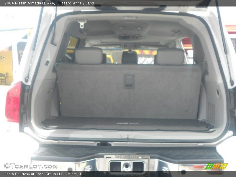 Blizzard White / Sand 2004 Nissan Armada LE 4x4