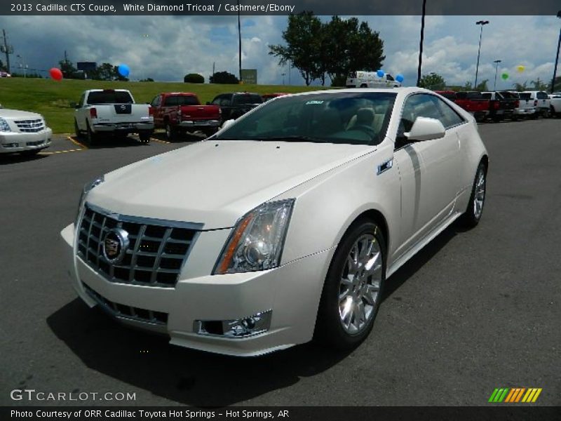 Front 3/4 View of 2013 CTS Coupe