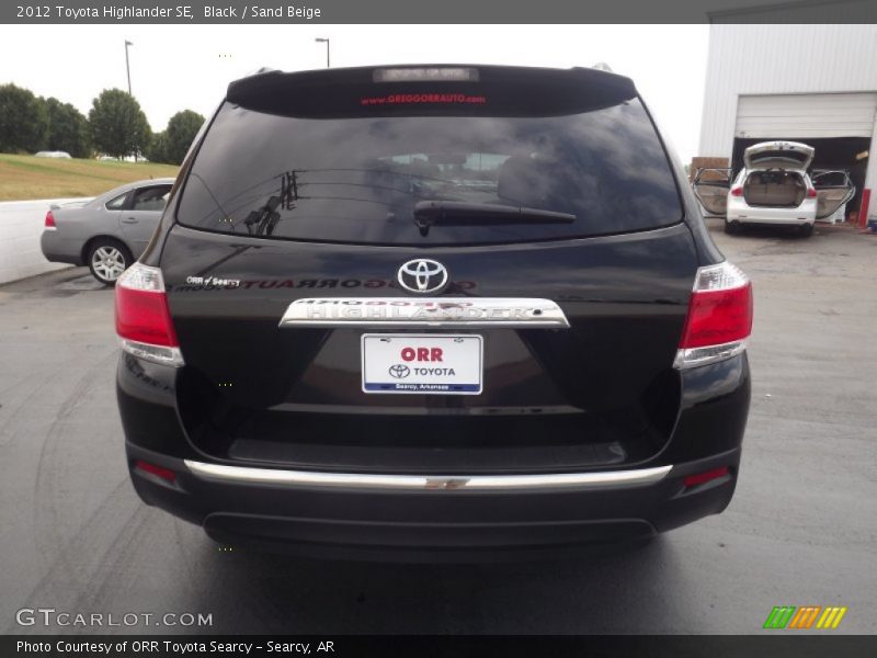 Black / Sand Beige 2012 Toyota Highlander SE