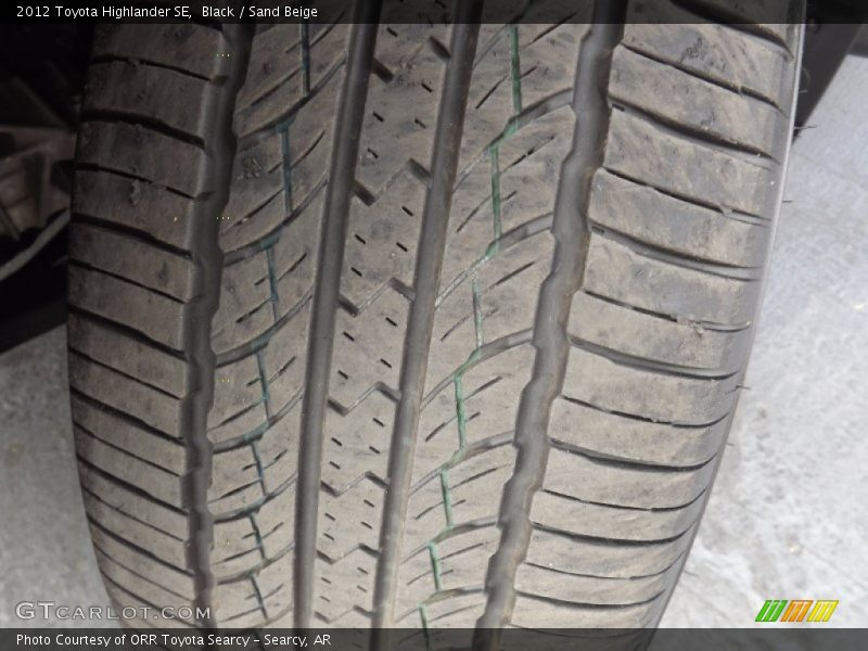 Black / Sand Beige 2012 Toyota Highlander SE