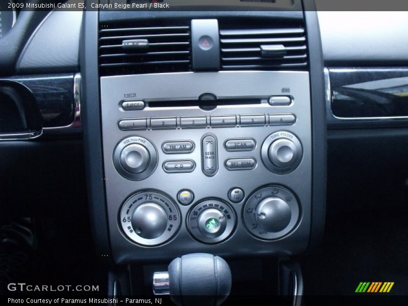 Canyon Beige Pearl / Black 2009 Mitsubishi Galant ES