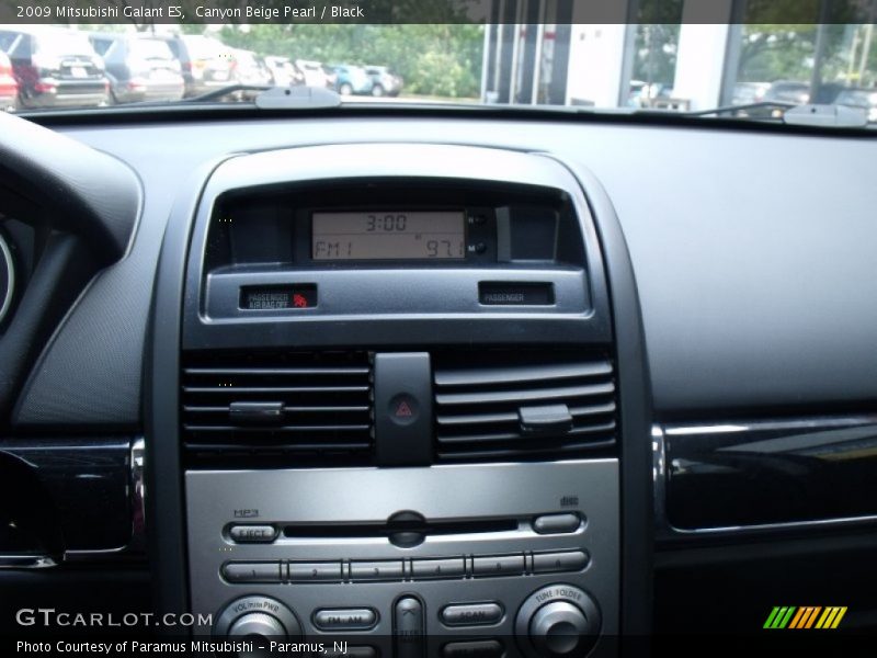 Canyon Beige Pearl / Black 2009 Mitsubishi Galant ES