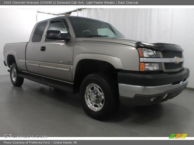 Light Pewter Metallic / Dark Charcoal 2003 Chevrolet Silverado 2500HD LS Extended Cab 4x4