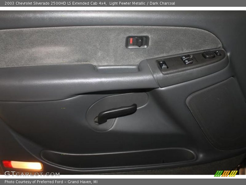 Light Pewter Metallic / Dark Charcoal 2003 Chevrolet Silverado 2500HD LS Extended Cab 4x4