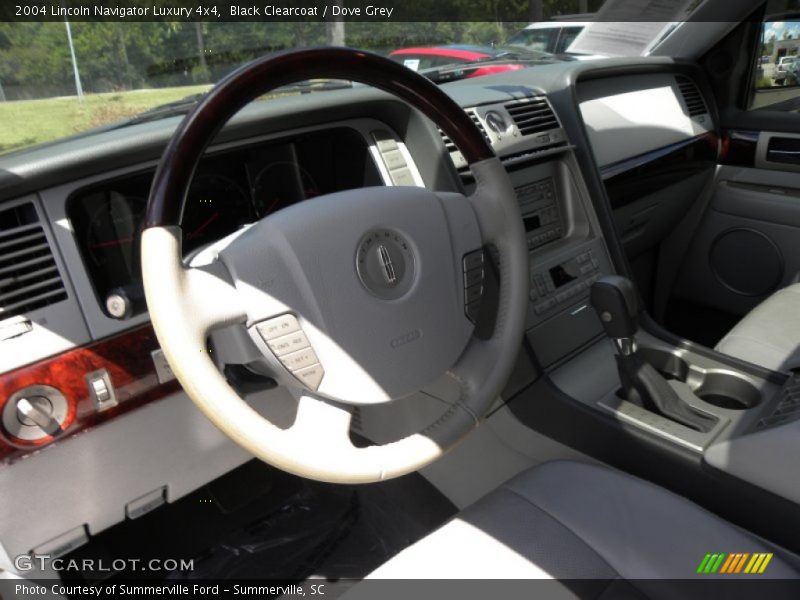 Black Clearcoat / Dove Grey 2004 Lincoln Navigator Luxury 4x4