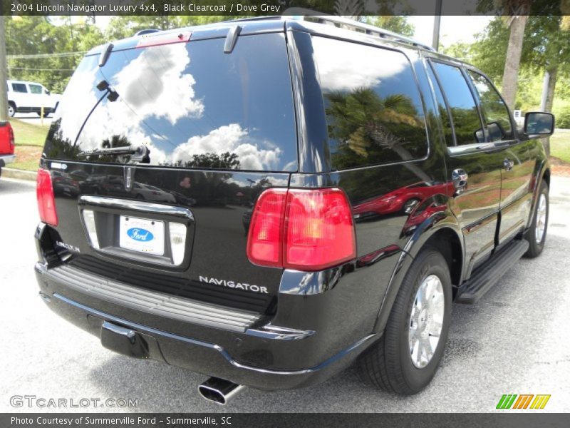 Black Clearcoat / Dove Grey 2004 Lincoln Navigator Luxury 4x4